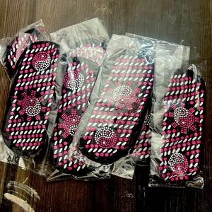 5 Pack of Non-slip socks brand new still in packaging